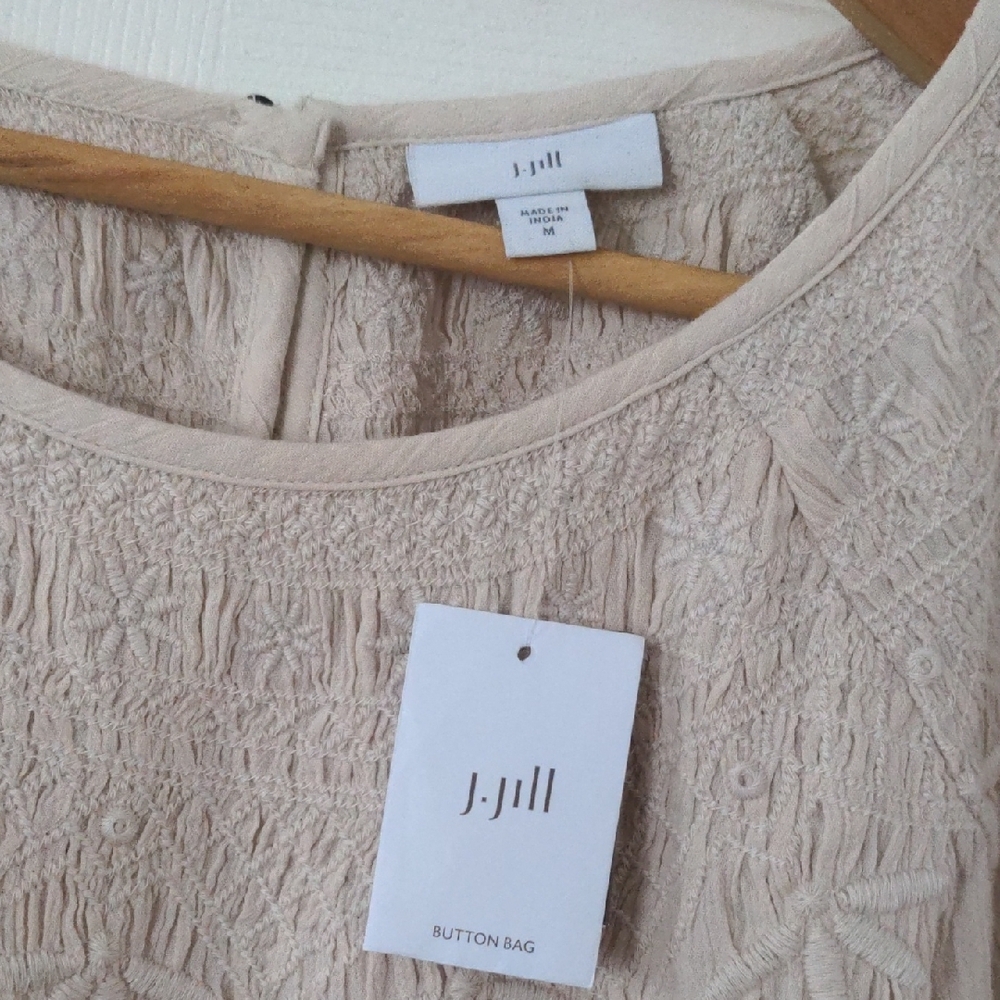 NET J. Jill Beige Blouse with Textured Design size large - Picture 3 of 14